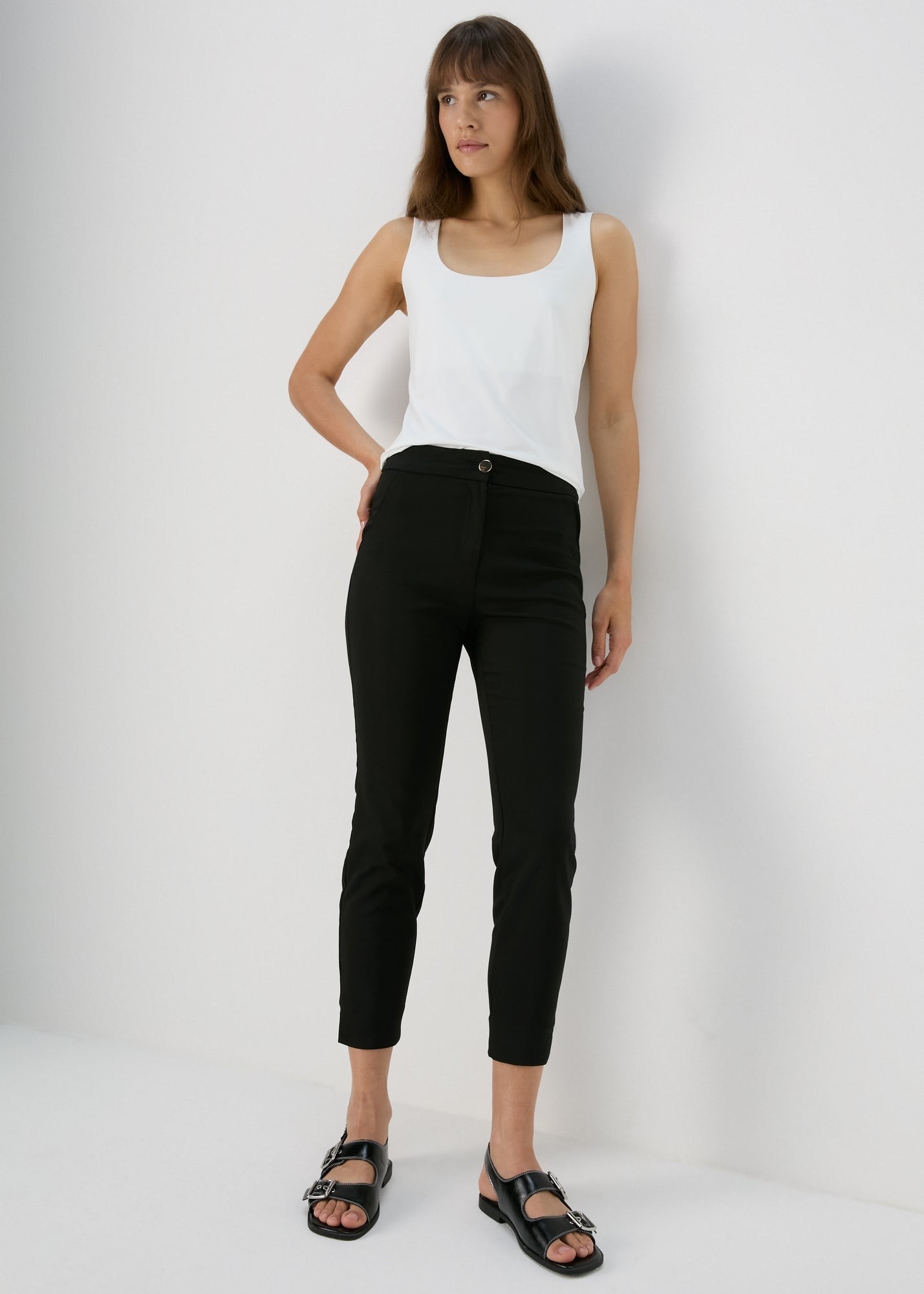 Buy Et Vous Capri Trousers Starting at Just 12.5 BHD from bfab Bahrain