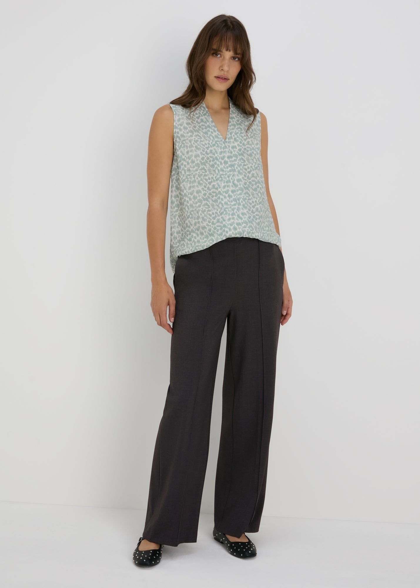 Buy Et Vous Regular Wide Leg Trousers Starting at Just 13.9 BHD from bfab Bahrain