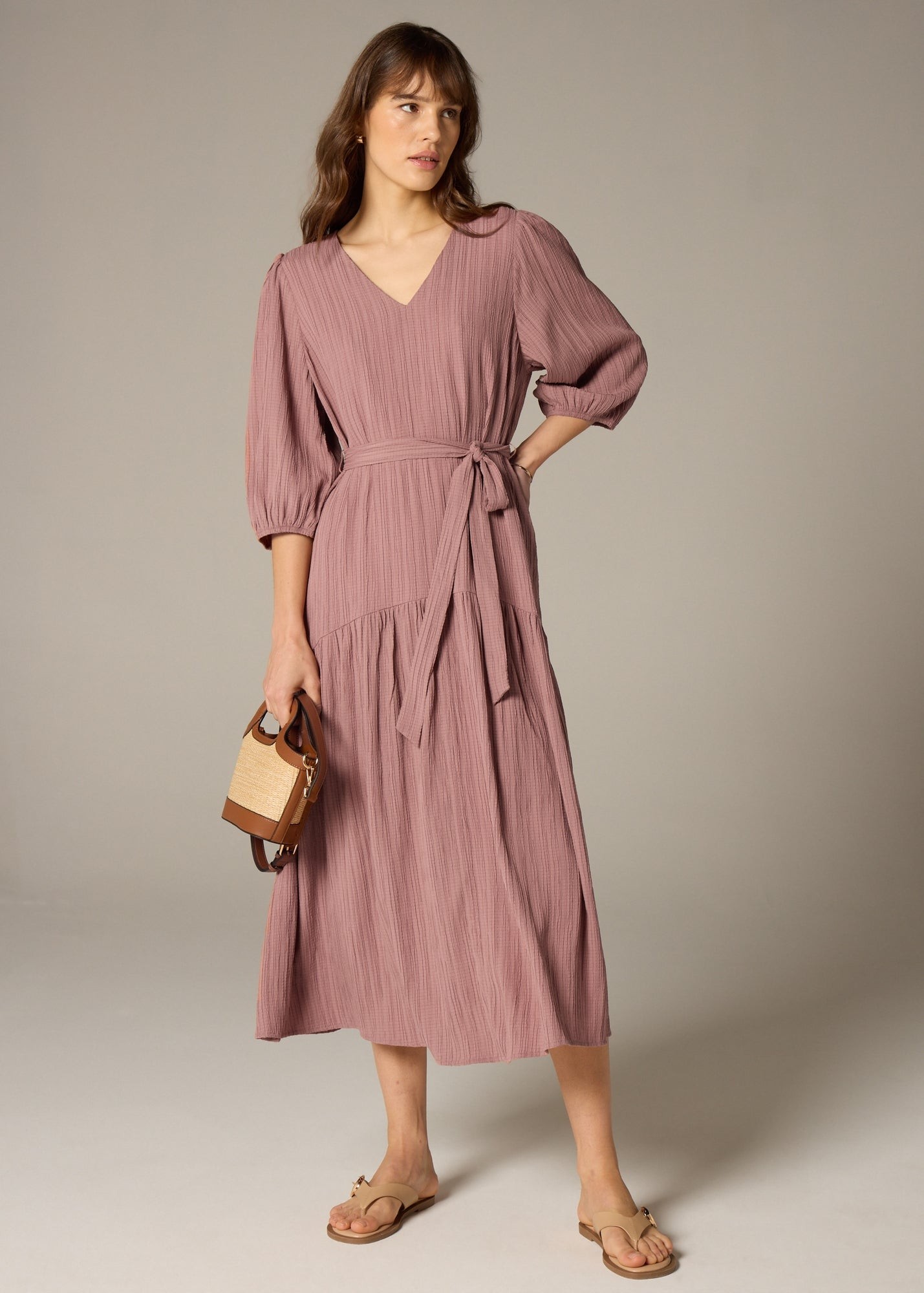 Buy أي فوو فستان محكم ياقةV متوسط الطول Starting at Just 175 AED from bfab United Arab Emirates
