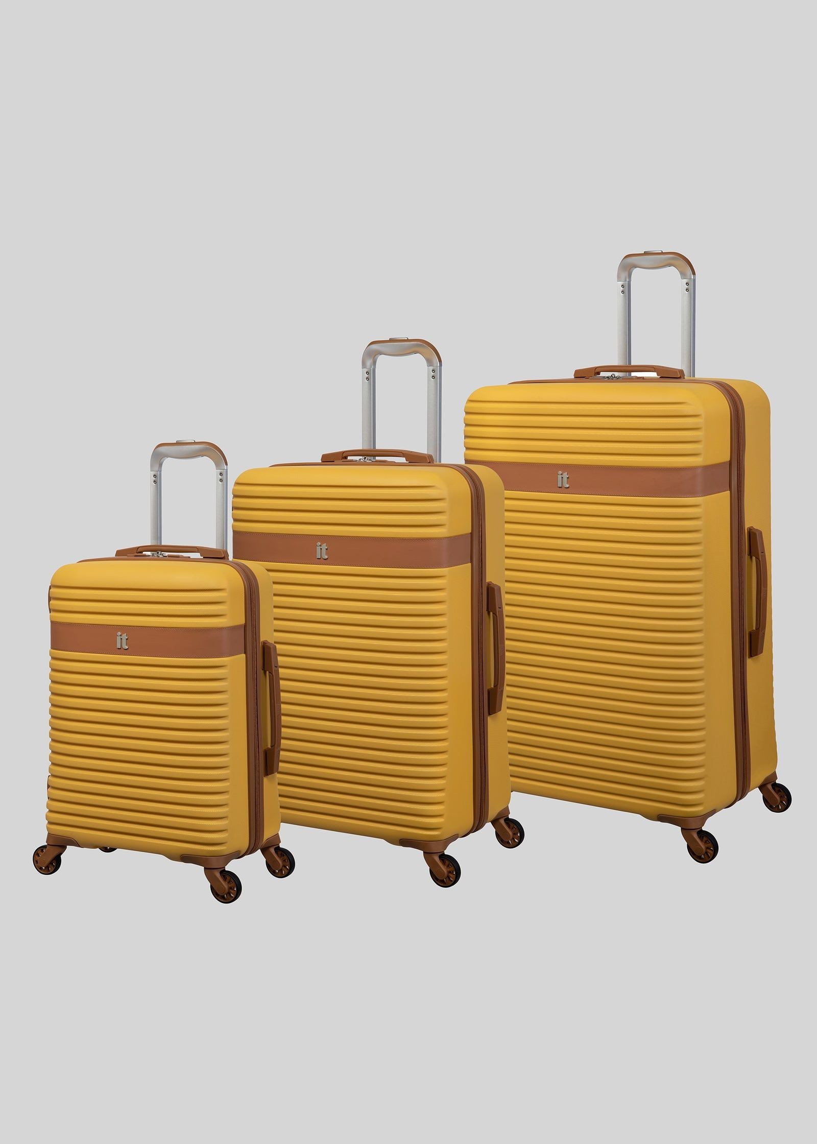 Buy IT Luggage Hard Shell Suitcase in Qatar - bfab