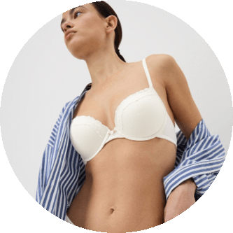 ملابس داخلية و الجوارب